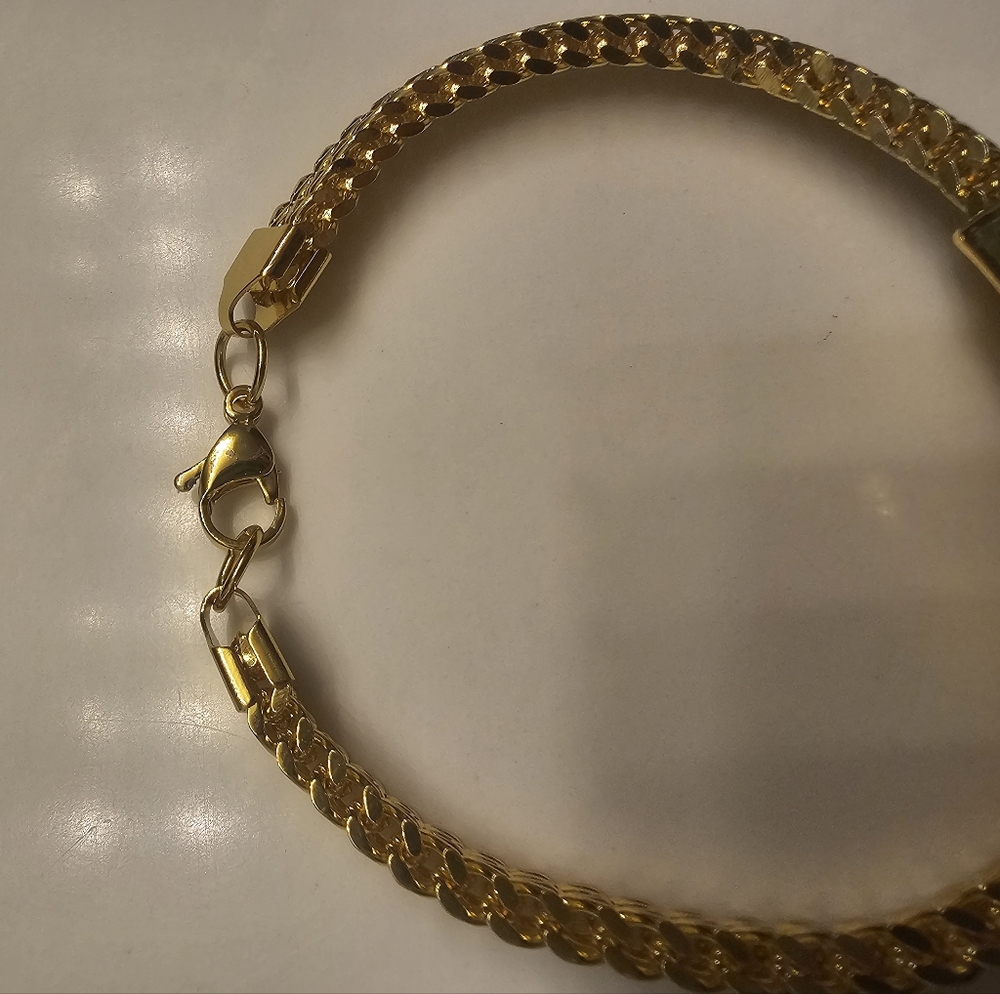 Lioness Gold Lion Head Chain Bracelet - Picture 10 of 16